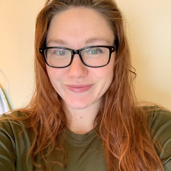 Meet your Posher, Jenn - Picture 1 of 1